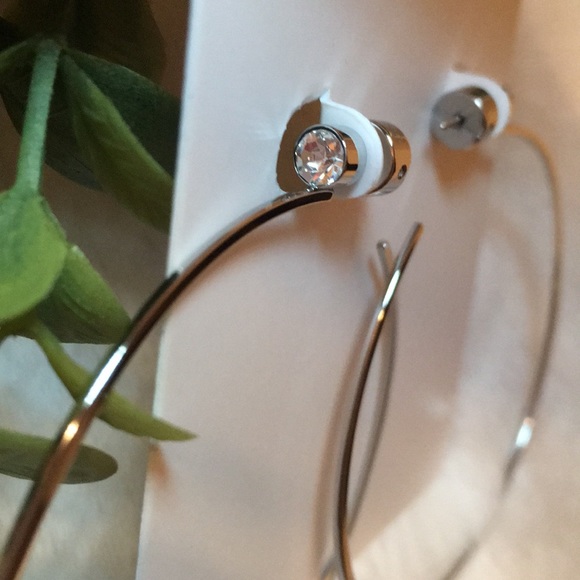 MK®Gorgeous Crystal Hoops Light weight So GENTLE♥️ - Picture 5 of 5